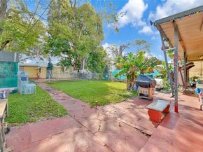 811 NW 24th Ct, Miami FL 33125