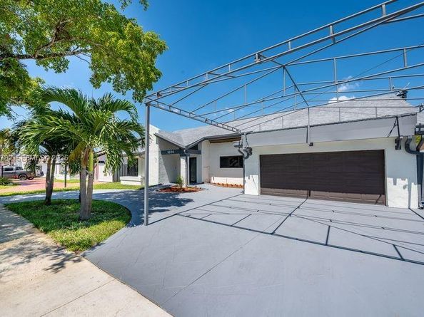 9220 SW 100th Ave Rd, Miami FL 33176