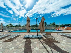 2450 NE 135th St 410, North Miami FL 33181