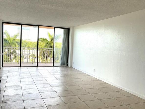 2450 NE 135th St 410, North Miami FL 33181