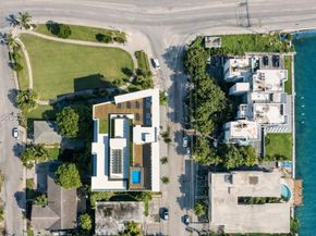 7860 NE Bayshore Ct 2D, Miami FL 33138