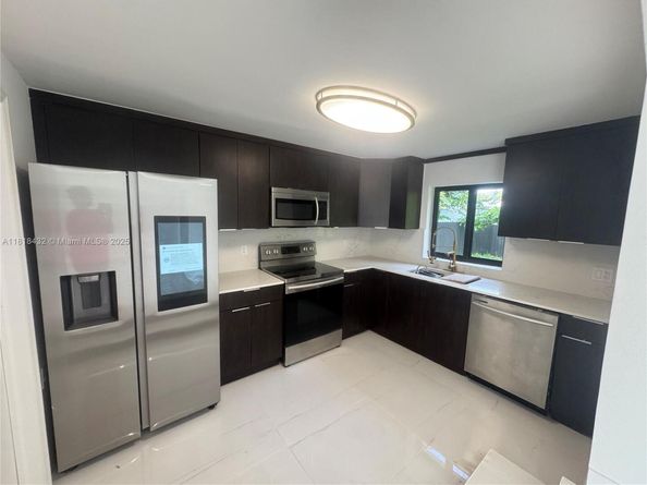 15725 NE 11th Ct, North Miami Beach FL 33162