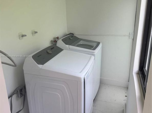 15725 NE 11th Ct, North Miami Beach FL 33162