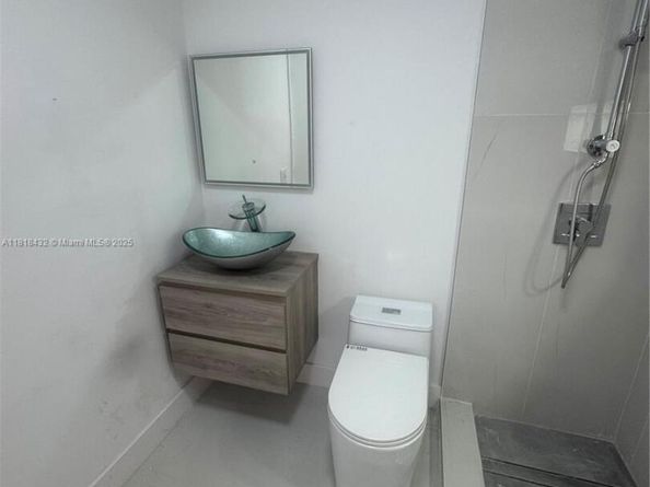 15725 NE 11th Ct, North Miami Beach FL 33162