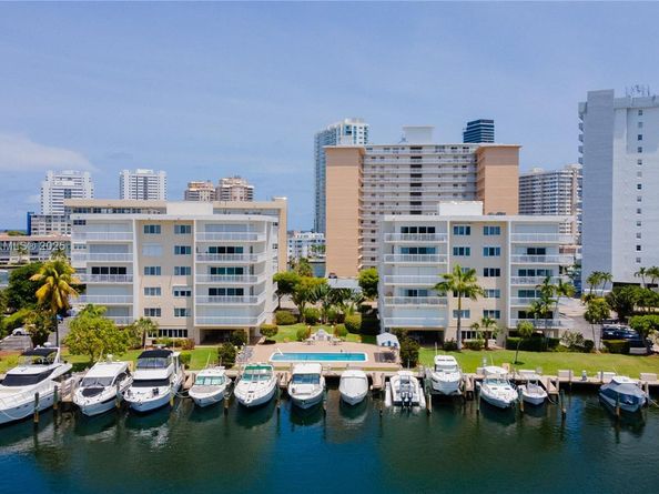 120 Golden Isles Dr 33B, Hallandale Beach FL 33009