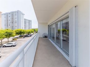 120 Golden Isles Dr 33B, Hallandale Beach FL 33009