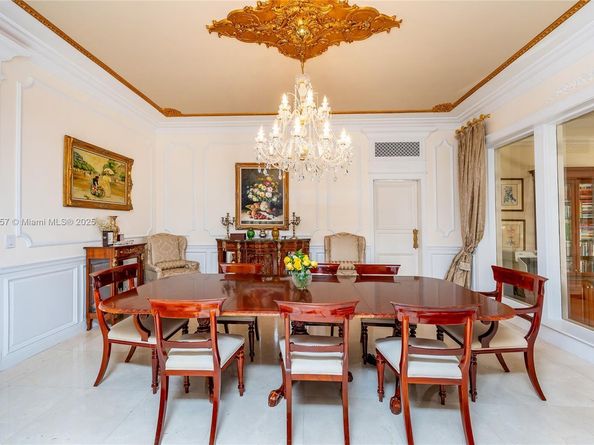 4539 Pine Tree Dr, Miami Beach FL 33140