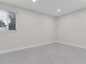 559 NW 2nd St, Florida City FL 33034