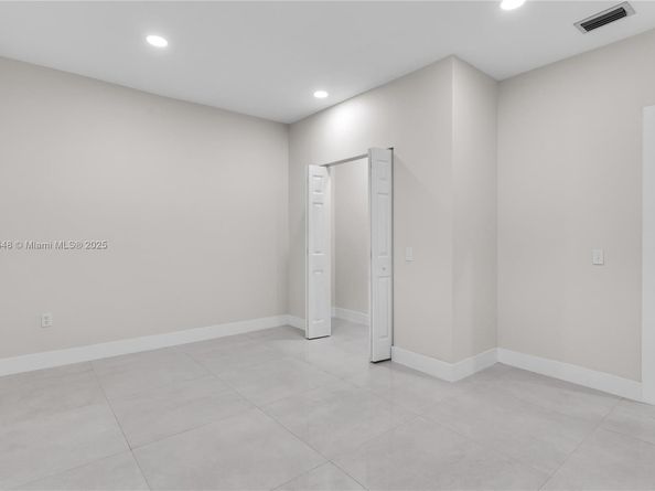 559 NW 2nd St, Florida City FL 33034