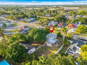 559 NW 2nd St, Florida City FL 33034