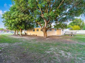 559 NW 2nd St, Florida City FL 33034