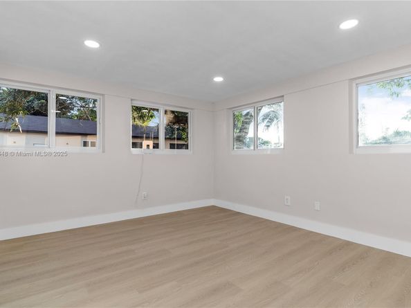 559 NW 2nd St, Florida City FL 33034