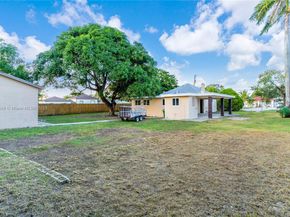 559 NW 2nd St, Florida City FL 33034