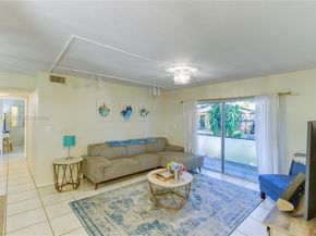 3095 N Oakland Forest Dr 104, Oakland Park FL 33309
