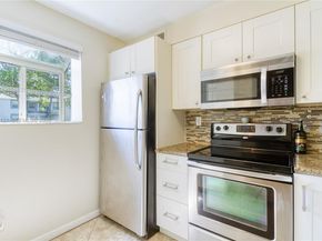 3095 N Oakland Forest Dr 104, Oakland Park FL 33309
