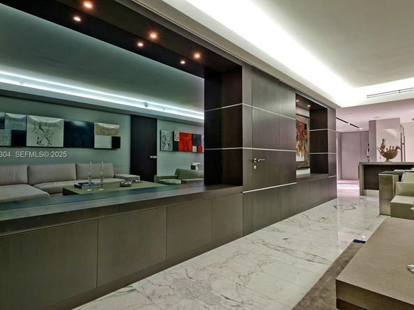 1331 Brickell Bay Dr 4309, Miami FL 33131