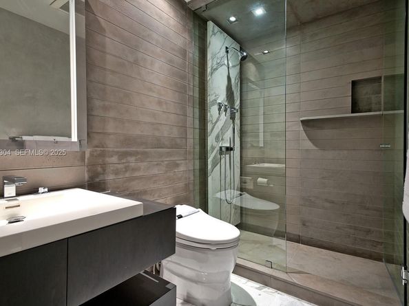 1331 Brickell Bay Dr 4309, Miami FL 33131