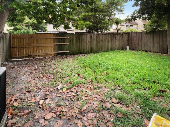 1348 Seaview Dr, North Lauderdale FL 33068