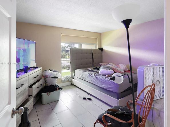 1348 Seaview Dr, North Lauderdale FL 33068
