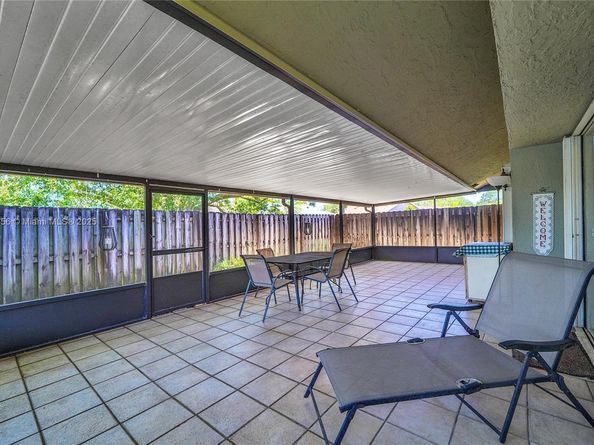 9828 SW 58th Ct, Cooper City FL 33328