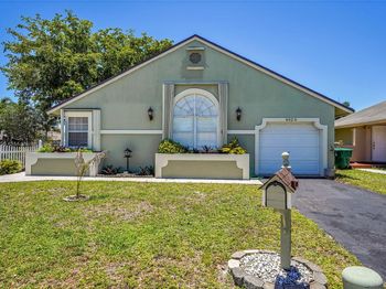 9828 SW 58th Ct