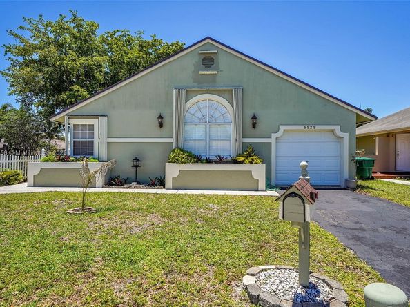 9828 SW 58th Ct, Cooper City FL 33328