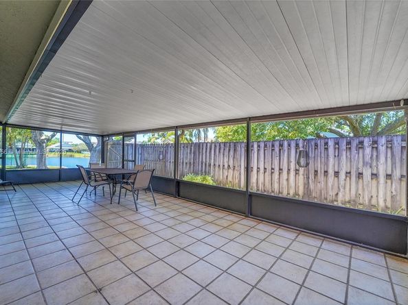 9828 SW 58th Ct, Cooper City FL 33328