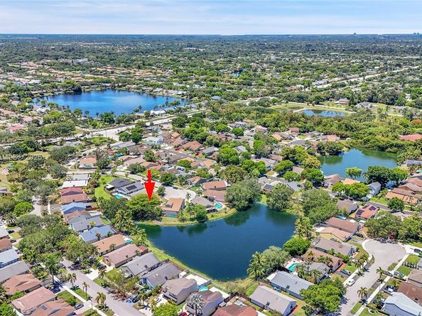 9828 SW 58th Ct, Cooper City FL 33328