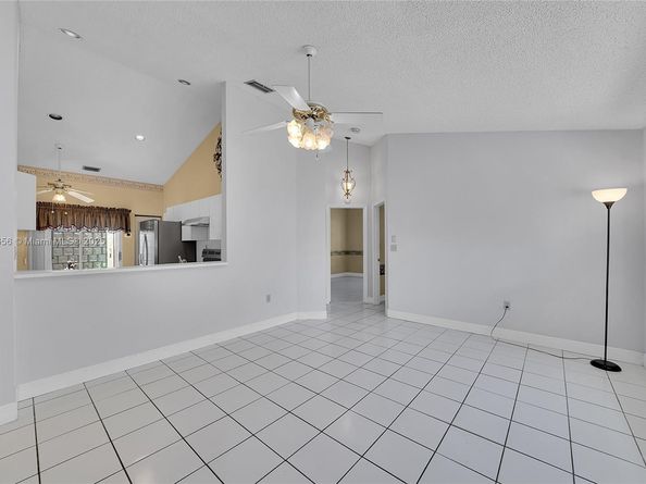 9828 SW 58th Ct, Cooper City FL 33328