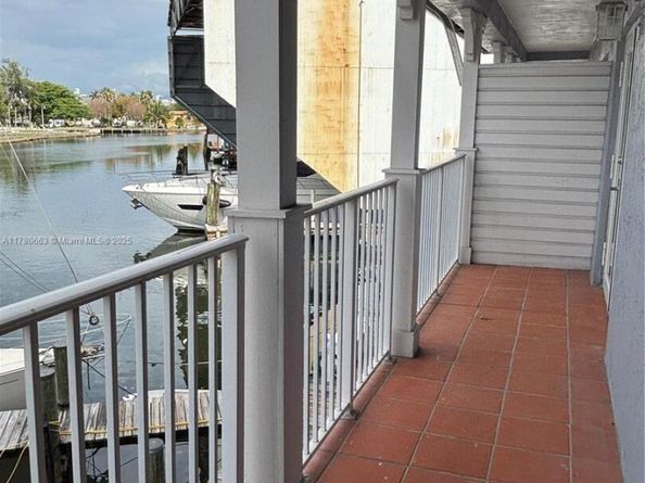2415 NW 16th St Rd 103, Miami FL 33125