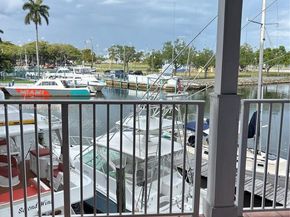 2415 NW 16th St Rd 103, Miami FL 33125