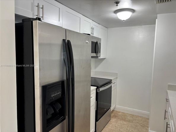 2415 NW 16th St Rd 103, Miami FL 33125