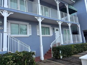2415 NW 16th St Rd 103, Miami FL 33125