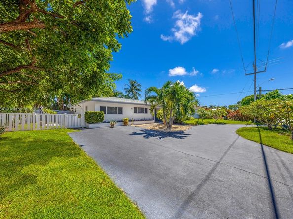 1320 NE 27th Ave, Pompano Beach FL 33062