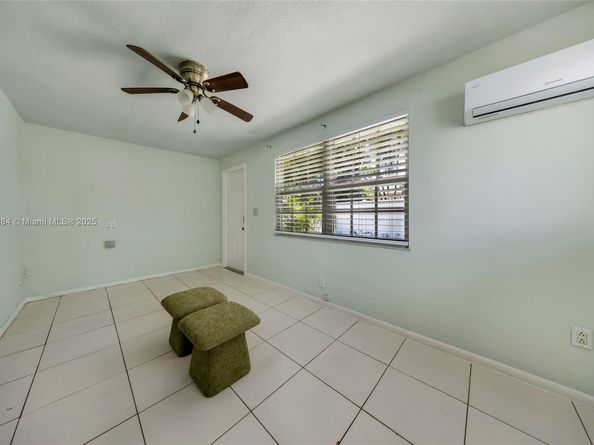 1320 NE 27th Ave, Pompano Beach FL 33062