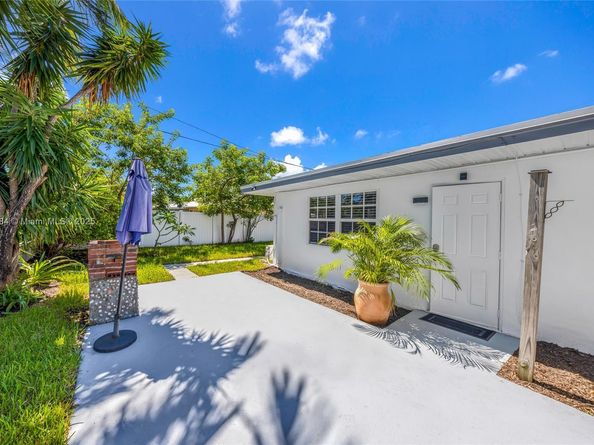 1320 NE 27th Ave, Pompano Beach FL 33062
