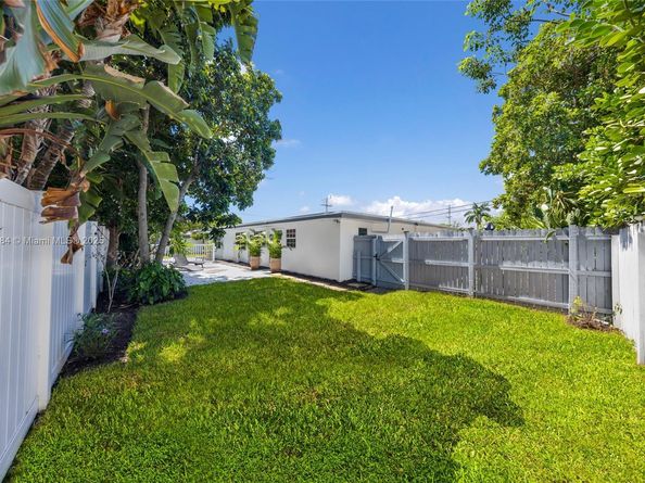 1320 NE 27th Ave, Pompano Beach FL 33062