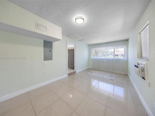 1320 NE 27th Ave, Pompano Beach FL 33062