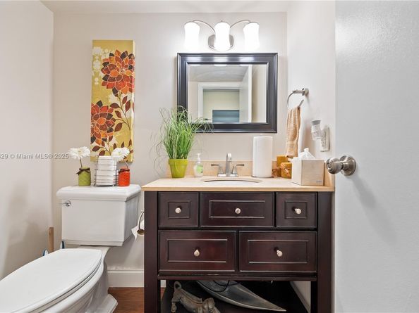 1470 NE 125th Ter PH9, North Miami FL 33161