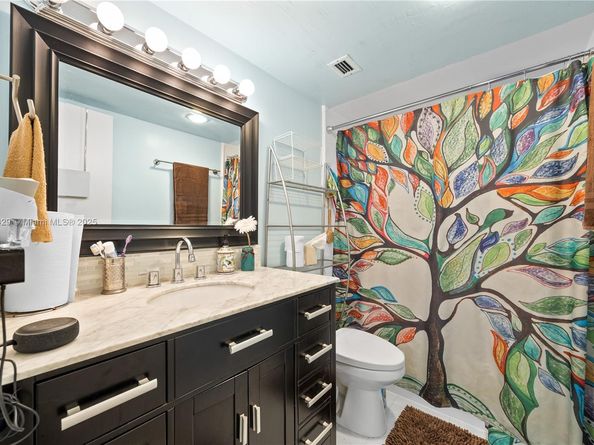 1470 NE 125th Ter PH9, North Miami FL 33161