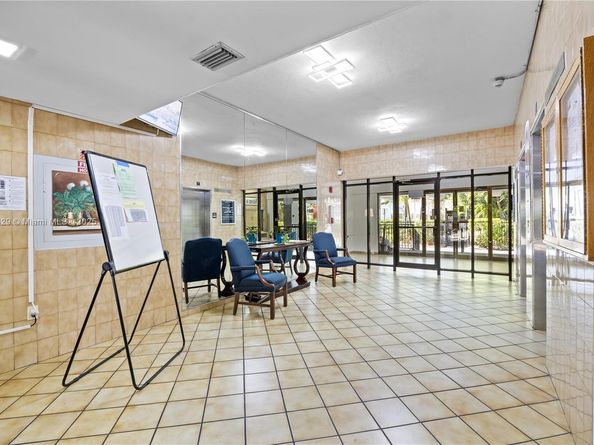 1470 NE 125th Ter PH9, North Miami FL 33161