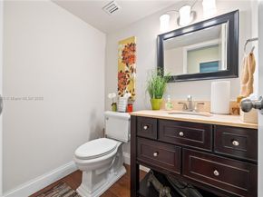 1470 NE 125th Ter PH9, North Miami FL 33161