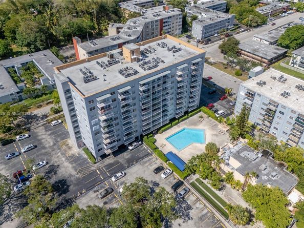 1470 NE 125th Ter PH9, North Miami FL 33161