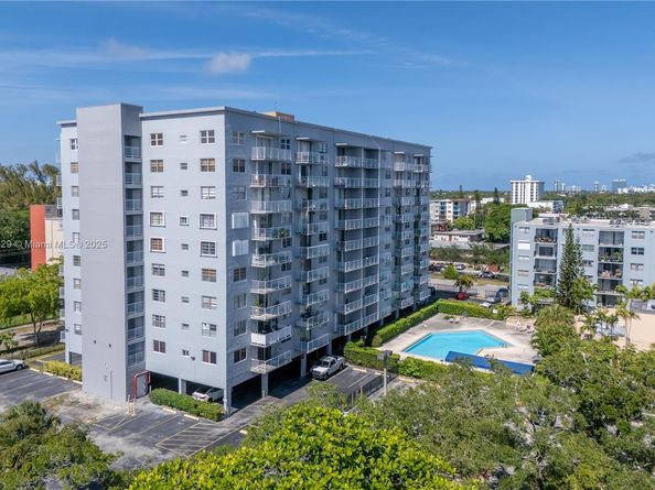 1470 NE 125th Ter PH9, North Miami FL 33161