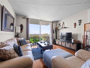 1470 NE 125th Ter PH9, North Miami FL 33161