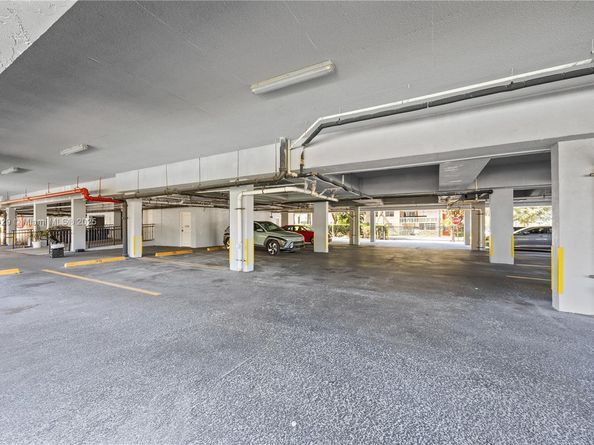 1470 NE 125th Ter PH9, North Miami FL 33161