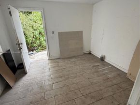 1817 NW 90th St, Miami FL 33147