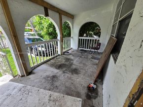 1817 NW 90th St, Miami FL 33147