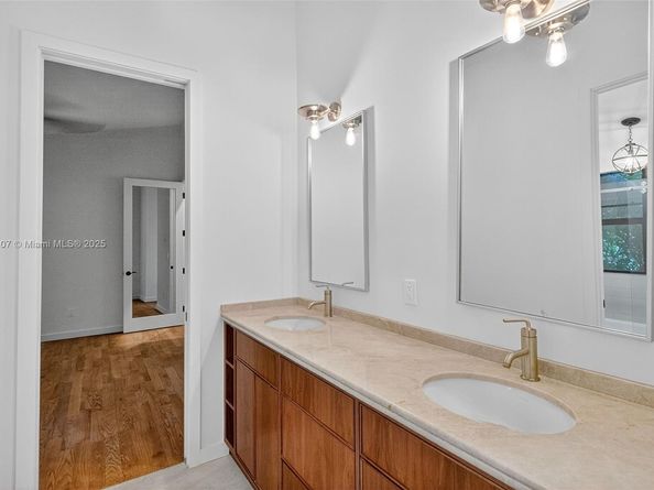 2330 Overbrook St, Coconut Grove FL 33133