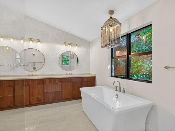 2330 Overbrook St, Coconut Grove FL 33133